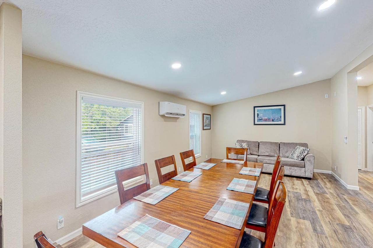 Wygant Road Retreat Coos Bay Exterior foto